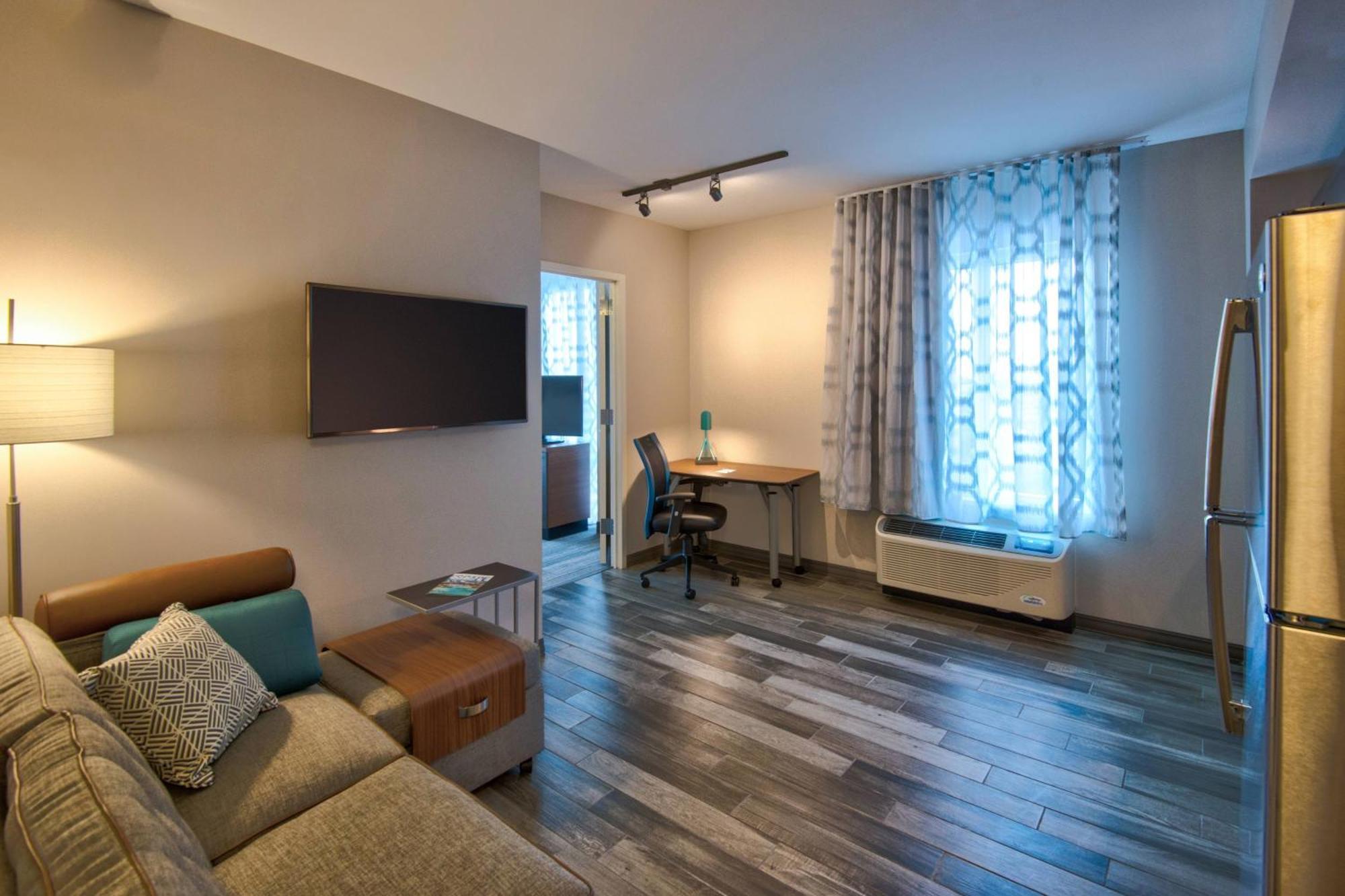 Towneplace Suites By Marriott Miami Airport Bagian luar foto